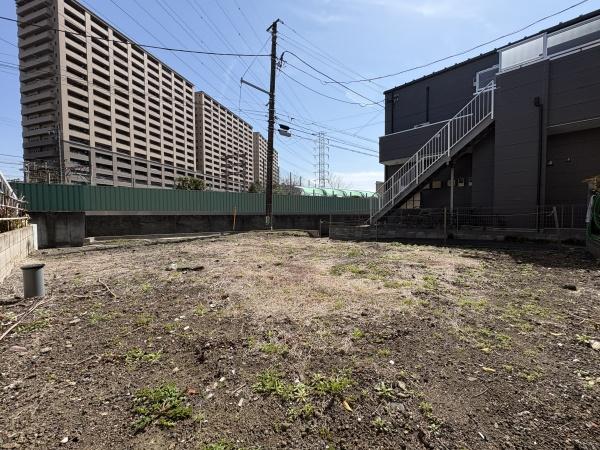 �_�ސ쌧���s���揬�c3���ڂ̐V�z��ˌ��Ă̑O�ʓ��H�܂ތ��n�ʐ^