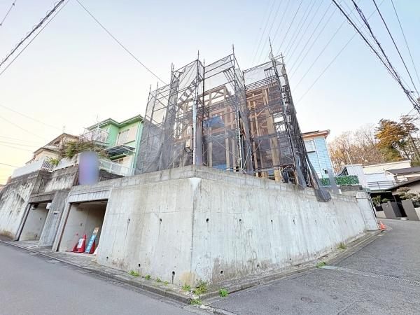 �����s���c�s������3���ڂ̐V�z��ˌ��Ă̌��n�O�ώʐ^