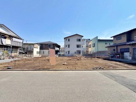 �_�ސ쌧����s���̐V�z��ˌ��Ă̑O�ʓ��H�܂ތ��n�ʐ^