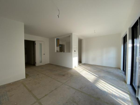 �_�ސ쌧���l�s�ߌ��擌����3���ڂ̐V�z��ˌ��Ẵ��r���O