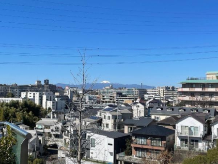 �_�ސ쌧���s���Ë斖��1���ڂ̒��Ã}���V�����̏Z�˂���̒��]�ʐ^