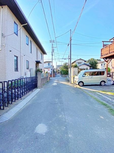 �_�ސ쌧����s�H��2���ڂ̐V�z��ˌ��Ă̑O�ʓ��H�܂ތ��n�ʐ^