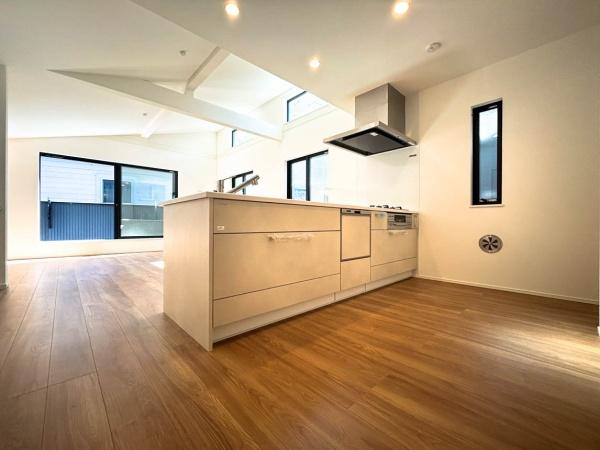 �_�ސ쌧���l�s���剪1���ڂ̐V�z��ˌ��Ẵ��r���O