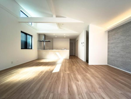 �_�ސ쌧���l�s���剪1���ڂ̐V�z��ˌ��Ẵ��r���O