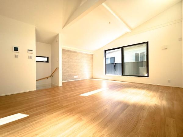 �_�ސ쌧���l�s���剪1���ڂ̐V�z��ˌ��Ẵ��r���O