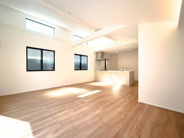 �_�ސ쌧���l�s���剪1���ڂ̐V�z��ˌ��Ẵ��r���O