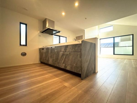 �_�ސ쌧���l�s�˒ˋ�앑��2���ڂ̐V�z��ˌ��Ẵ��r���O