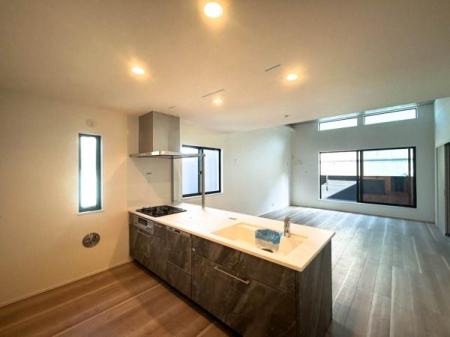 �_�ސ쌧���l�s�˒ˋ�˒˒��̐V�z��ˌ��ẴL�b�`��