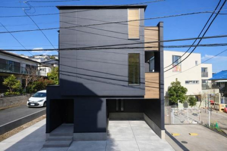 �_�ސ쌧���l�s�˒ˋ�˒˒��̐V�z��ˌ��Ă̑O�ʓ��H�܂ތ��n�ʐ^