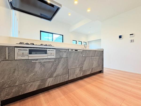 �_�ސ쌧���l�s�s�}���a���̐V�z��ˌ��ẴL�b�`��