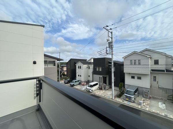 �_�ސ쌧����s�ΐ�̐V�z��ˌ��Ă̏Z�˂���̒��]�ʐ^