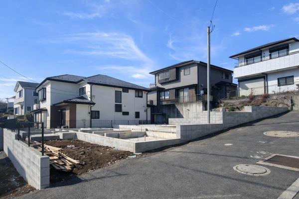 �_�ސ쌧���l�s�ۓy�P�J����P�u1���ڂ̐V�z��ˌ��Ă̑O�ʓ��H�܂ތ��n�ʐ^