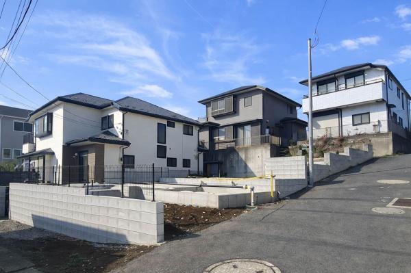 �_�ސ쌧���l�s�ۓy�P�J����P�u1���ڂ̐V�z��ˌ��Ă̑O�ʓ��H�܂ތ��n�ʐ^