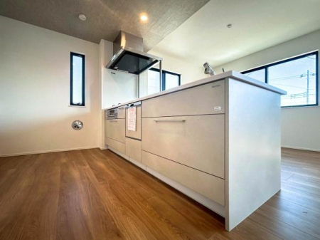 �_�ސ쌧����s���5���ڂ̐V�z��ˌ��ẴL�b�`��