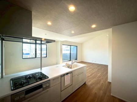 �_�ސ쌧����s���5���ڂ̐V�z��ˌ��Ẵ��r���O