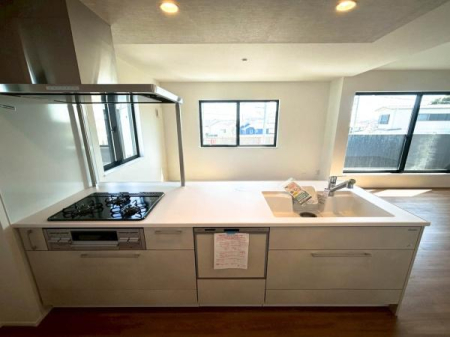 �_�ސ쌧����s���5���ڂ̐V�z��ˌ��ẴL�b�`��