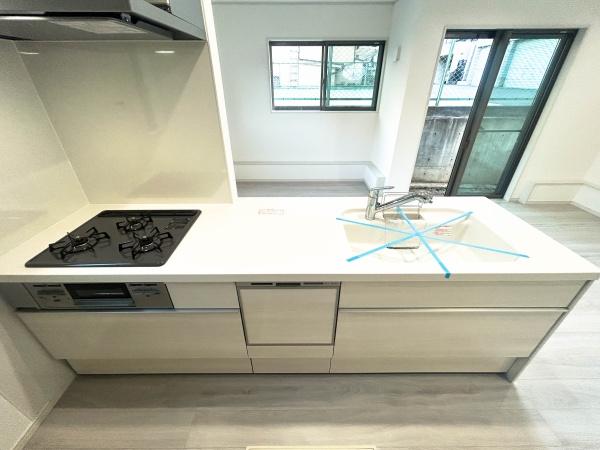 �_�ސ쌧���l�s�`����剪��3���ڂ̐V�z��ˌ��ẴL�b�`��