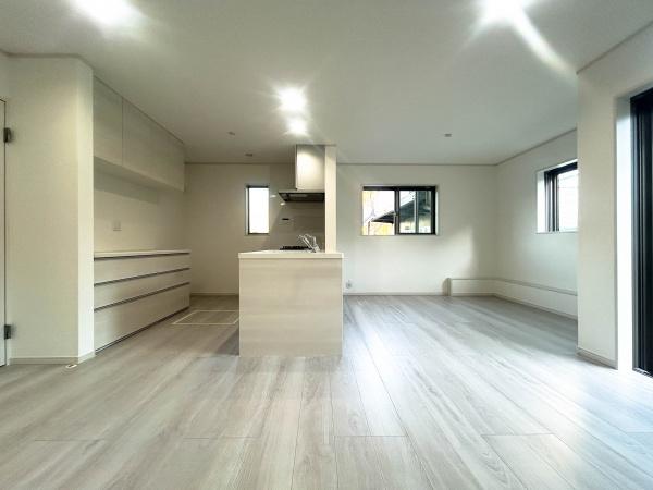 �_�ސ쌧���l�s�`����剪��3���ڂ̐V�z��ˌ��Ẵ��r���O