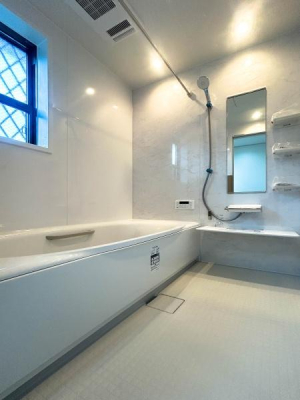 �_�ސ쌧���l�s�`����剪��3���ڂ̐V�z��ˌ��Ă̗���