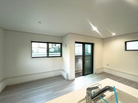 �_�ސ쌧���l�s�`����剪��3���ڂ̐V�z��ˌ��Ẵ��r���O