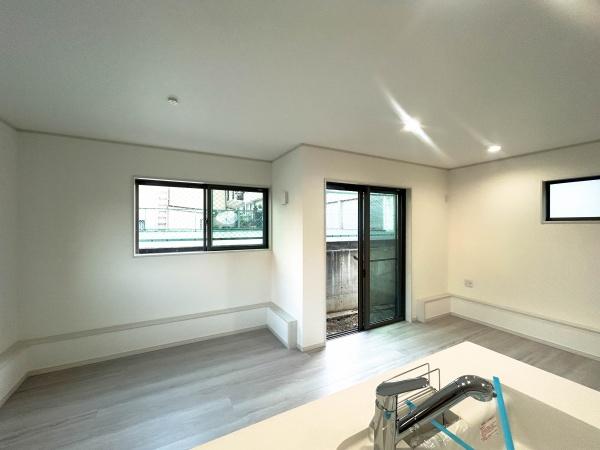 �_�ސ쌧���l�s�`����剪��3���ڂ̐V�z��ˌ��Ẵ��r���O