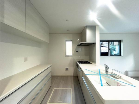 �_�ސ쌧���l�s�`����剪��3���ڂ̐V�z��ˌ��ẴL�b�`��