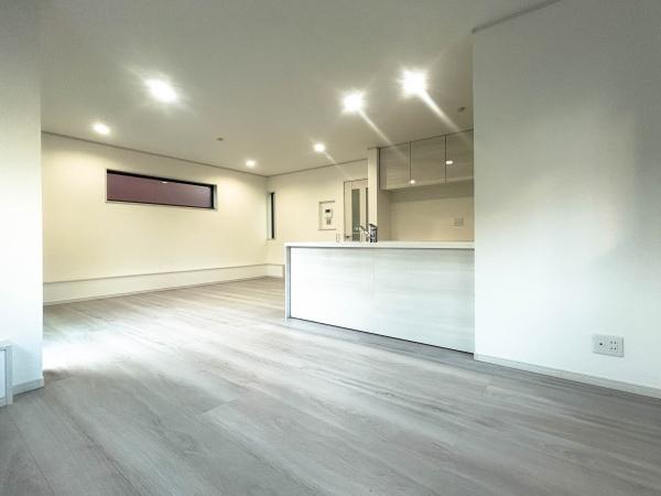 �_�ސ쌧���l�s�`����剪��3���ڂ̐V�z��ˌ��Ẵ��r���O