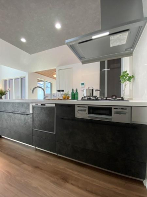 �_�ސ쌧���l�s�����\����3���ڂ̐V�z��ˌ��ẴL�b�`��