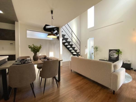 �_�ސ쌧���l�s�����\����3���ڂ̐V�z��ˌ��Ẵ��r���O