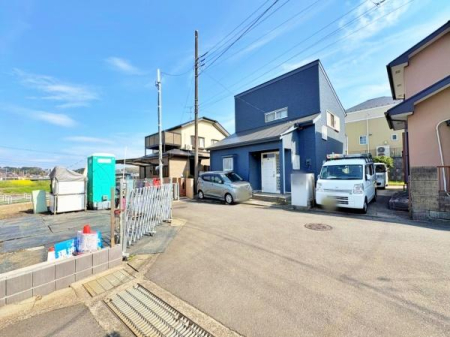 �_�ސ쌧����s���c�̐V�z��ˌ��Ă̑O�ʓ��H�܂ތ��n�ʐ^