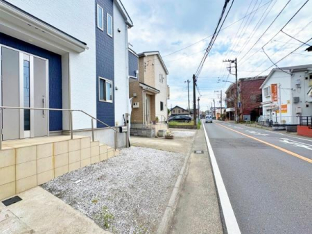 �_�ސ쌧����s���q�̒��È�ˌ��Ă̑O�ʓ��H�܂ތ��n�ʐ^