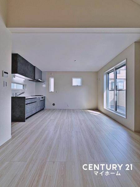 �_�ސ쌧���l�s��q�搙�c4���ڂ̐V�z��ˌ��Ẵ��r���O