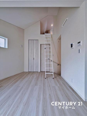 �_�ސ쌧���l�s��q�搙�c4���ڂ̐V�z��ˌ��Ẵ��r���O