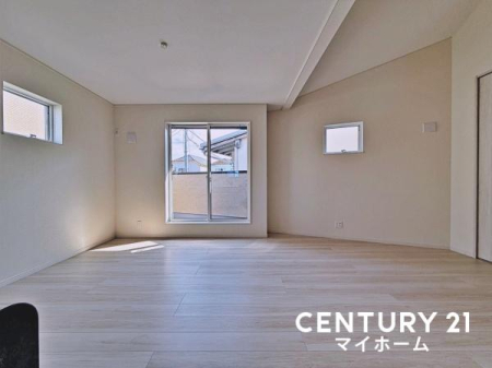 �_�ސ쌧���l�s��q�搙�c4���ڂ̐V�z��ˌ��Ẵ��r���O