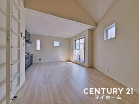 �_�ސ쌧���l�s��q�搙�c4���ڂ̐V�z��ˌ��Ẵ��r���O