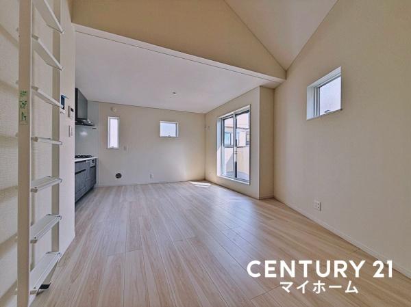 �_�ސ쌧���l�s��q�搙�c4���ڂ̐V�z��ˌ��Ẵ��r���O