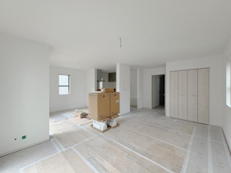 �_�ސ쌧���͌��s������΂��u1���ڂ̐V�z��ˌ��Ẵ��r���O