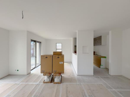 �_�ސ쌧���͌��s������΂��u1���ڂ̐V�z��ˌ��Ẵ��r���O