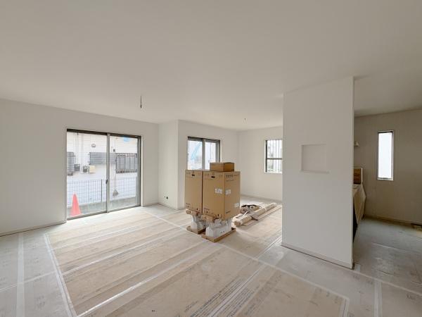 �_�ސ쌧���͌��s������΂��u1���ڂ̐V�z��ˌ��Ẵ��r���O