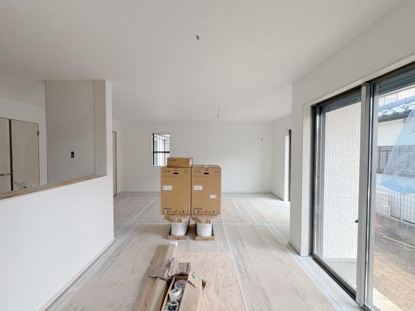 �_�ސ쌧���͌��s������΂��u1���ڂ̐V�z��ˌ��Ẵ��r���O