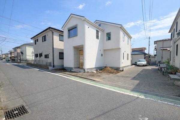 �_�ސ쌧���͌��s������΂��u1���ڂ̐V�z��ˌ��Ă̑O�ʓ��H�܂ތ��n�ʐ^