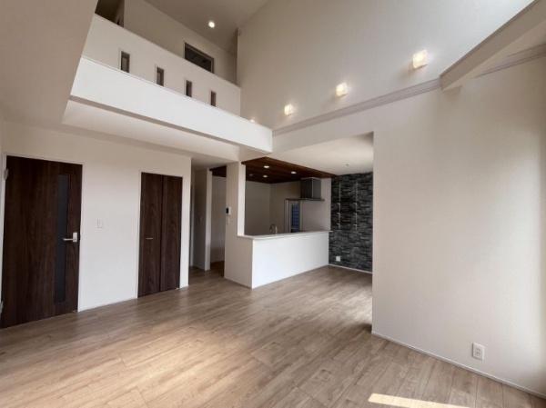 �_�ސ쌧���l�s����折���J��3���ڂ̐V�z��ˌ��Ẵ��r���O