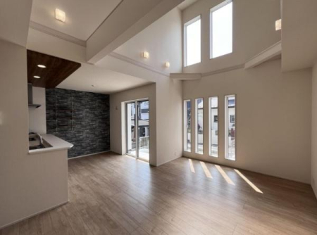 �_�ސ쌧���l�s����折���J��3���ڂ̐V�z��ˌ��Ẵ��r���O