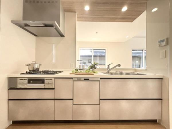 �_�ސ쌧���l�s�����x����4���ڂ̐V�z��ˌ��ẴL�b�`��