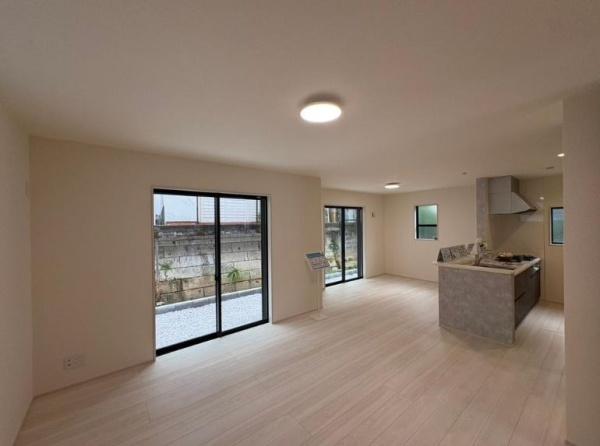 �_�ސ쌧���l�s�����Z�Y��3���ڂ̐V�z��ˌ��Ẵ��r���O