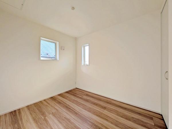 �����s���c�s�ʐ�w��4���ڂ̐V�z��ˌ��Ă̗m��