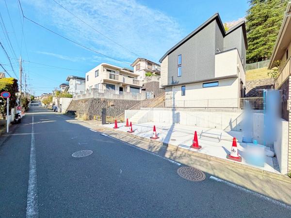 �����s���c�s�ʐ�w��4���ڂ̐V�z��ˌ��Ă̑O�ʓ��H�܂ތ��n�ʐ^