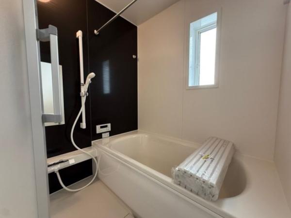 �_�ސ쌧���͌��s������z����2���ڂ̐V�z��ˌ��Ă̗���