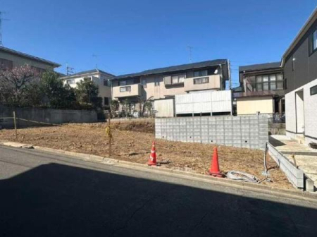 �_�ސ쌧����s���̓y�n�̑O�ʓ��H�܂ތ��n�ʐ^