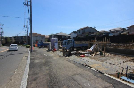 �����s���c�s�ߐ�1���ڂ̐V�z��ˌ��Ă̑O�ʓ��H�܂ތ��n�ʐ^